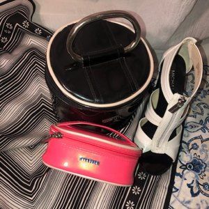 Black Modella Makeup Tote w Handle and Bonus Lipstick Case.